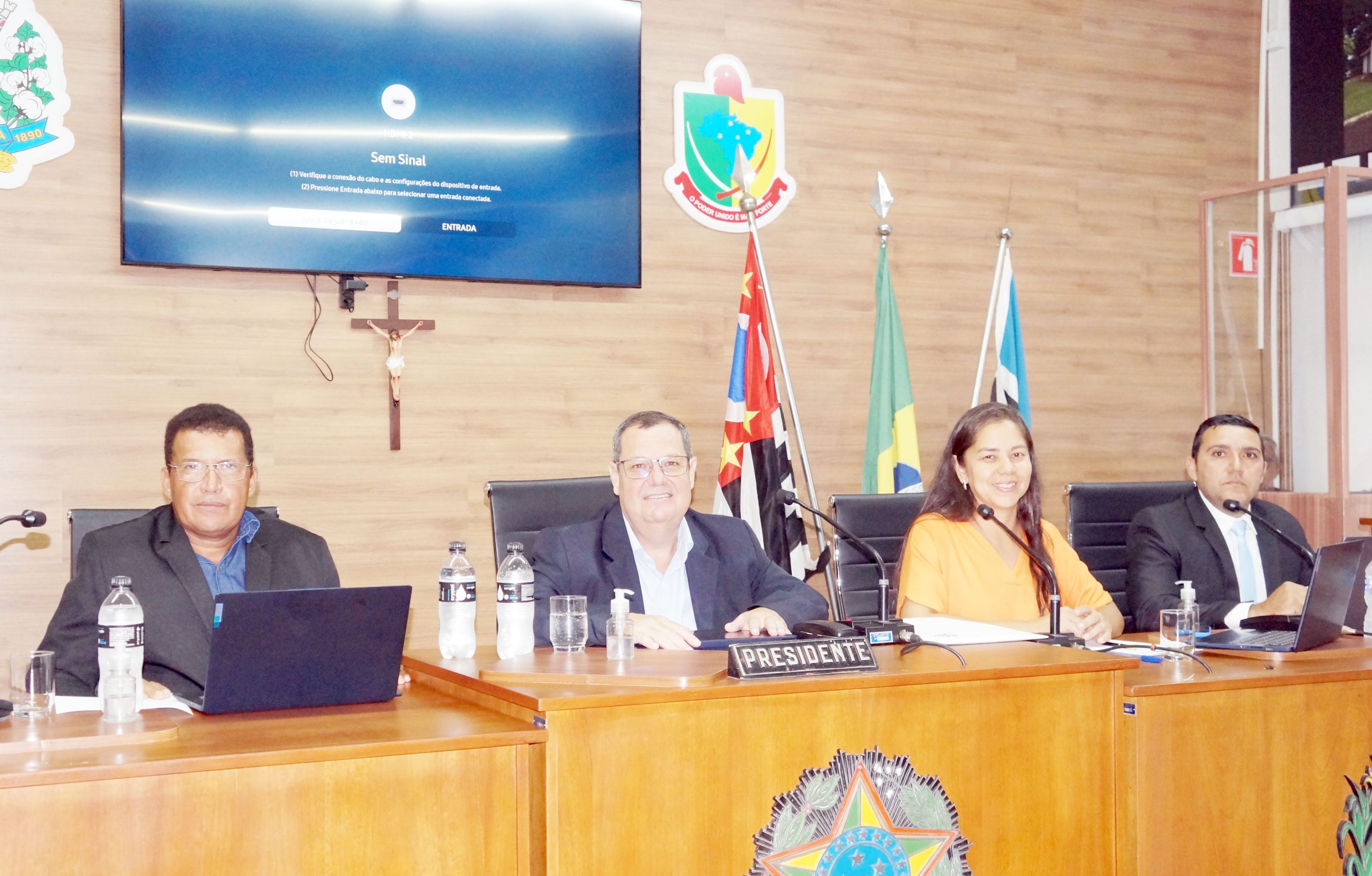 Aprovado aumento para servidores e requerimentos