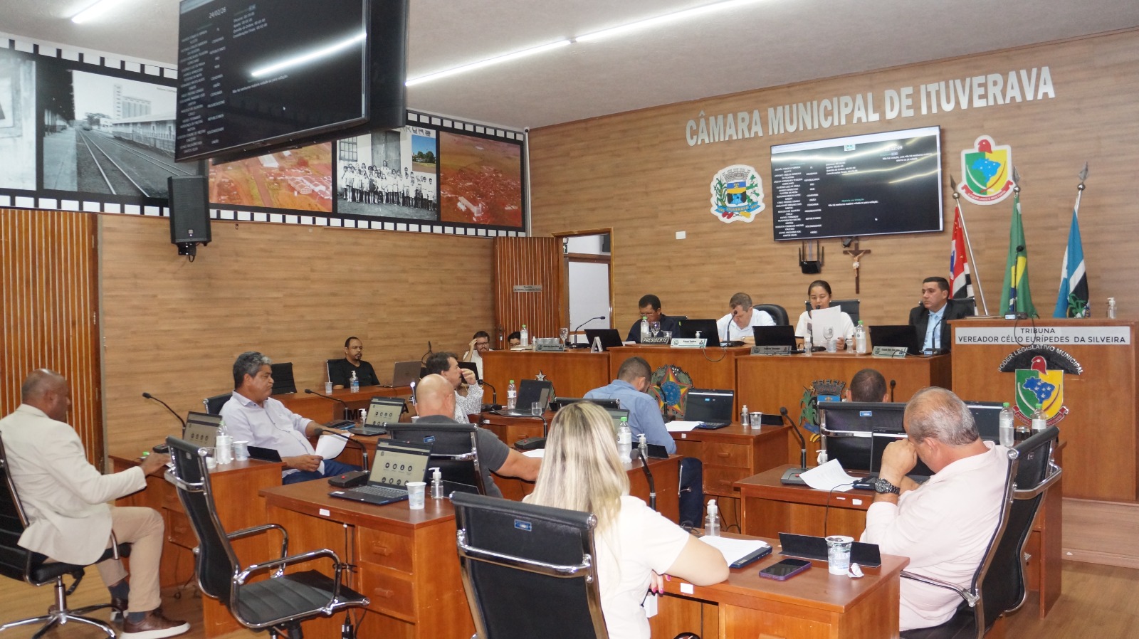 Câmara aprova reajuste para servidores municipais