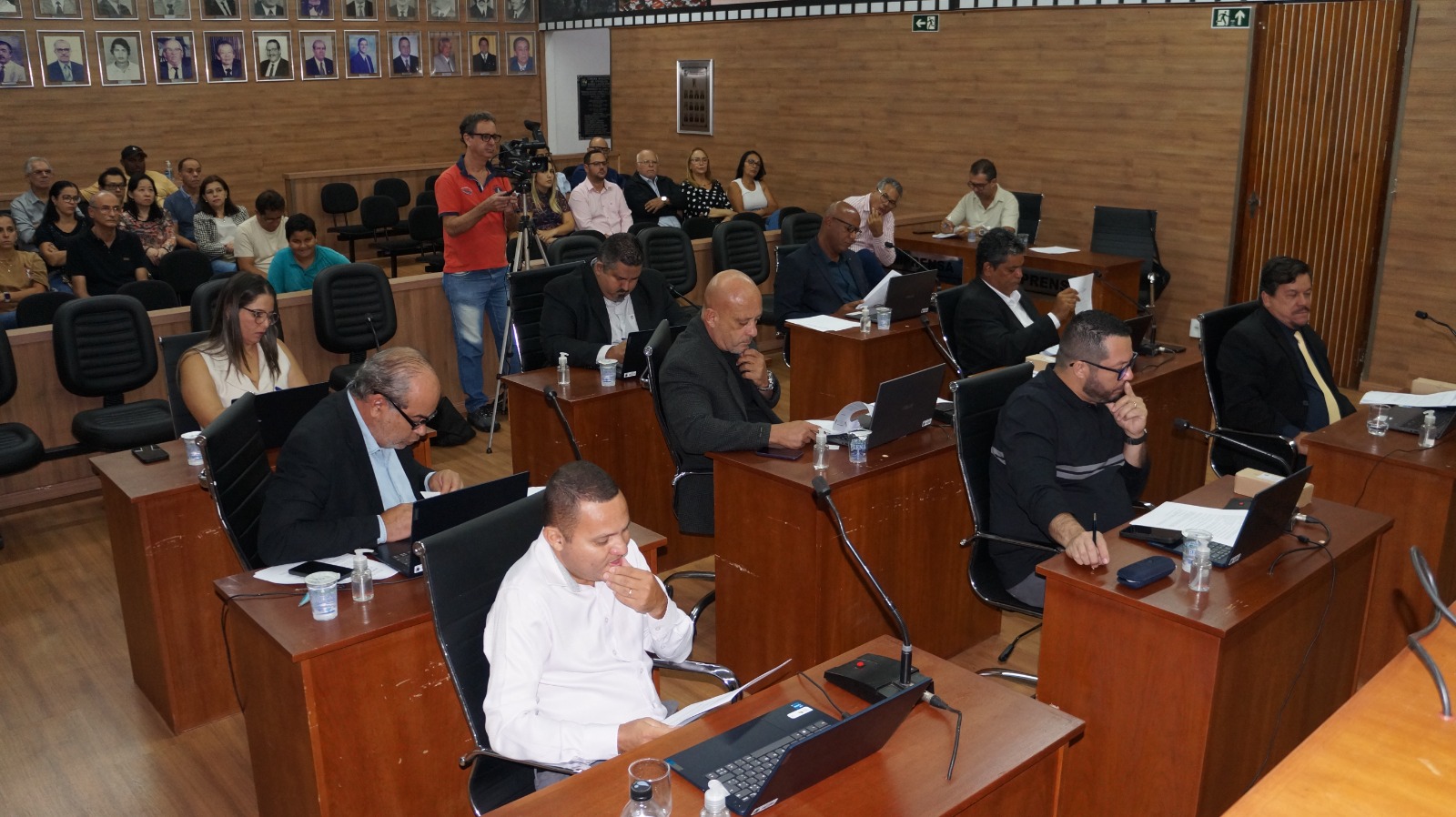 Vereadores aprovam requerimentos e moções